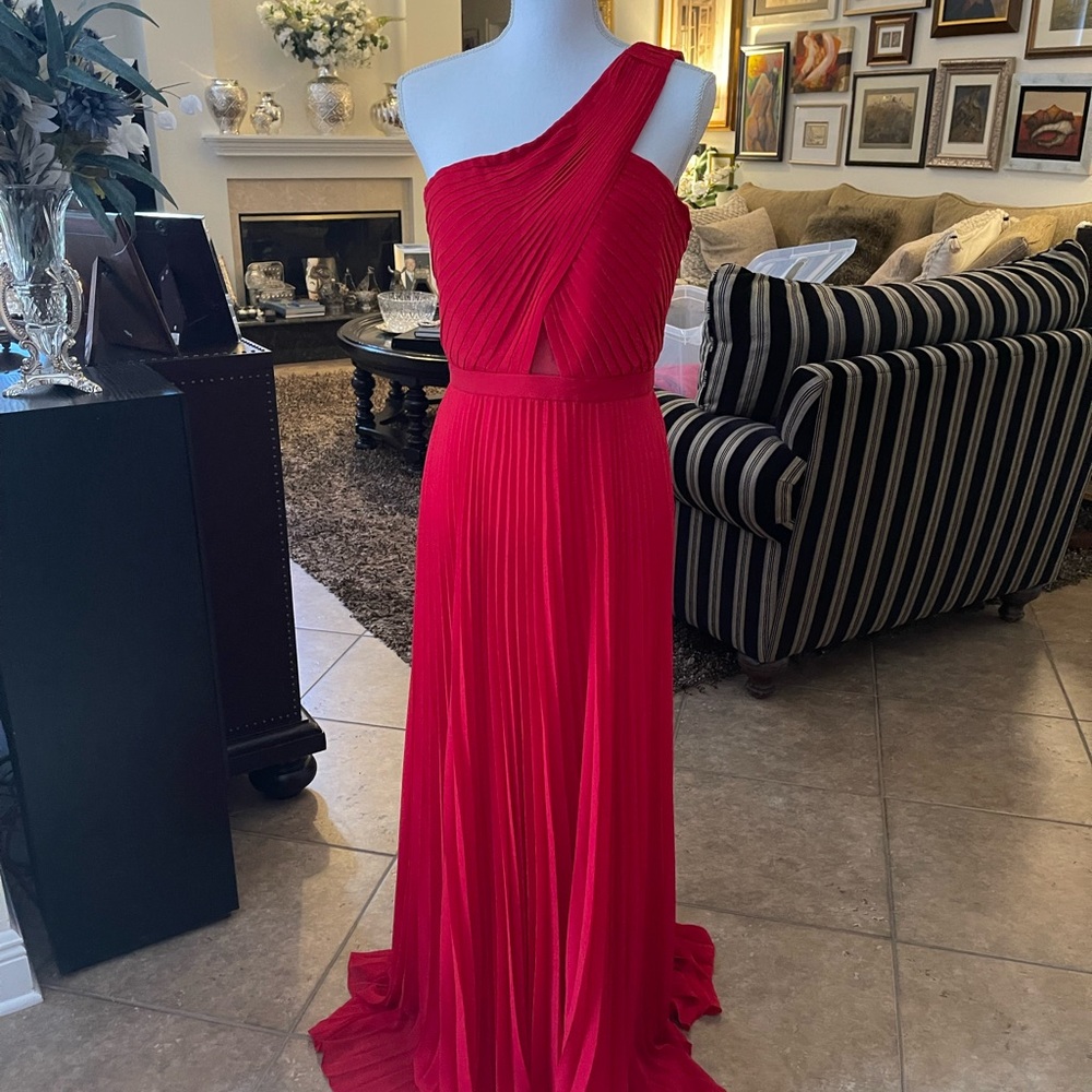 BCBGMaxAzria Vibrant Red One-Shoulder Dress/I’M MOVING, MAKE YOUR OFFER!!!!